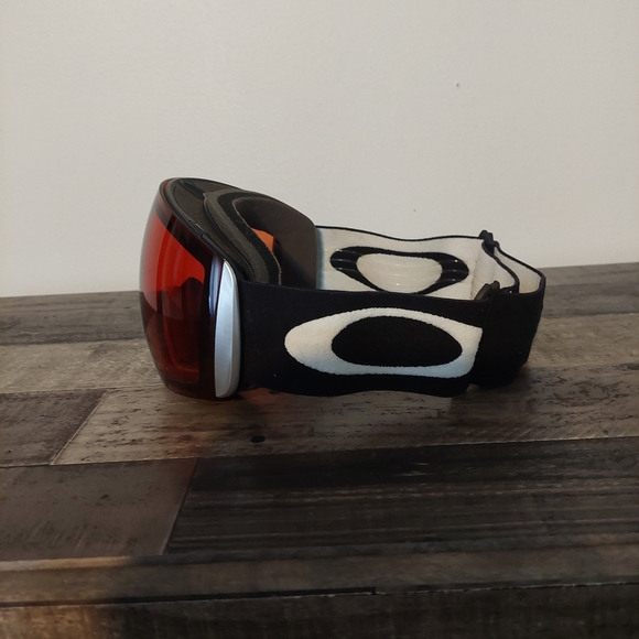 Oakley Ski Goggles - Picture 3 of 4